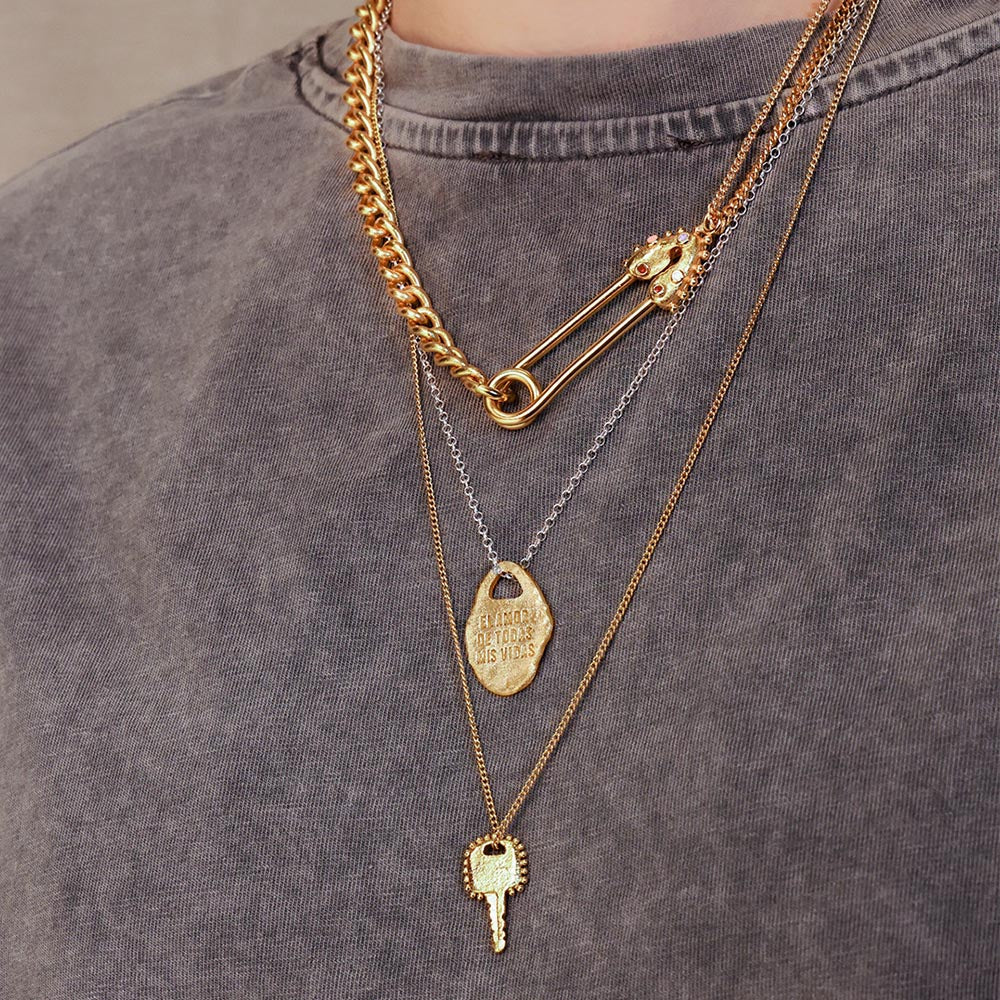 Cadenas – Daniela Salcedo